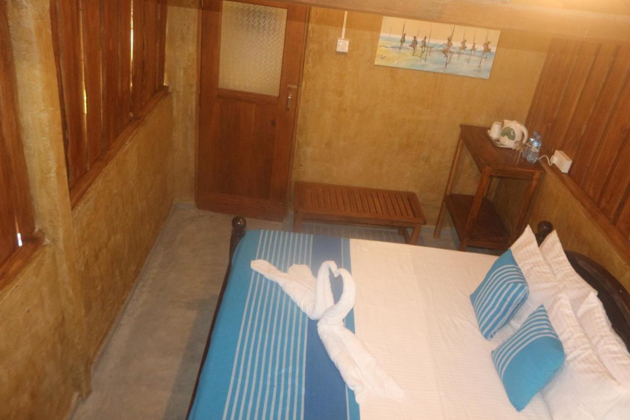 Beach Rip Rap Cabana And Guest Hotel Гале Екстериор снимка
